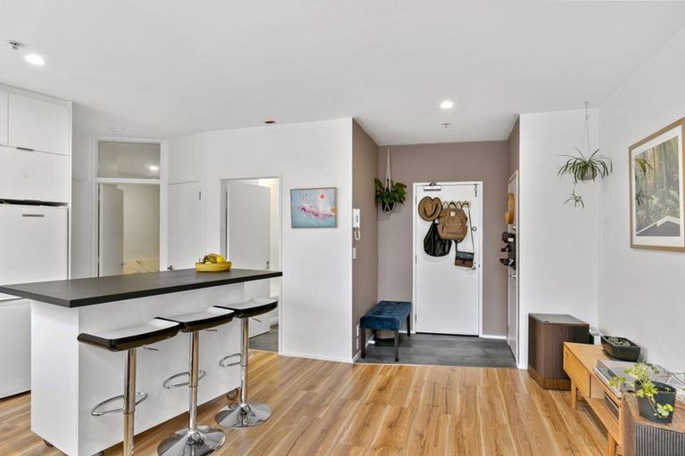 Photo of property in Hume House, 4/152 The Terrace, Wellington Central, Wellington, 6011