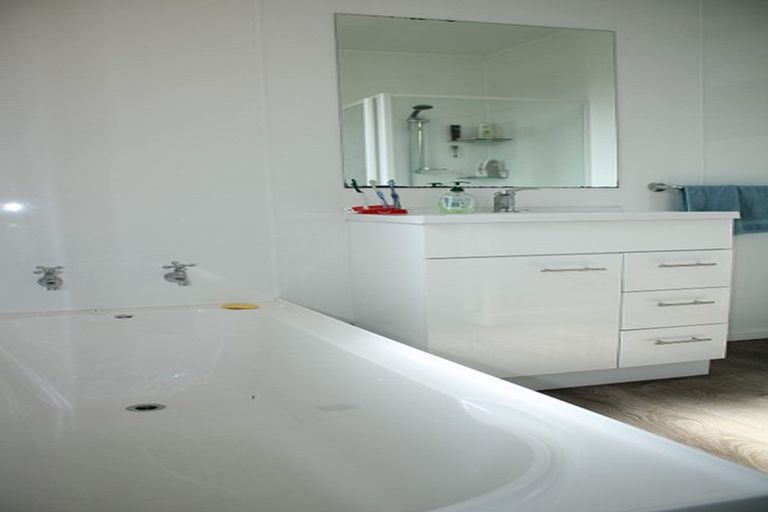 Photo of property in 260 Jacks Hill Road, Te Houka, Balclutha, 9273