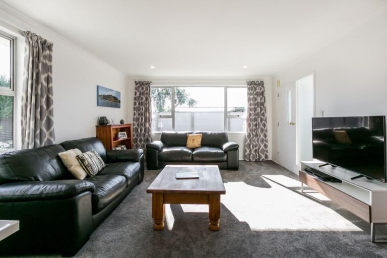 Photo of property in 11 Chester Street, Taradale, Napier, 4112