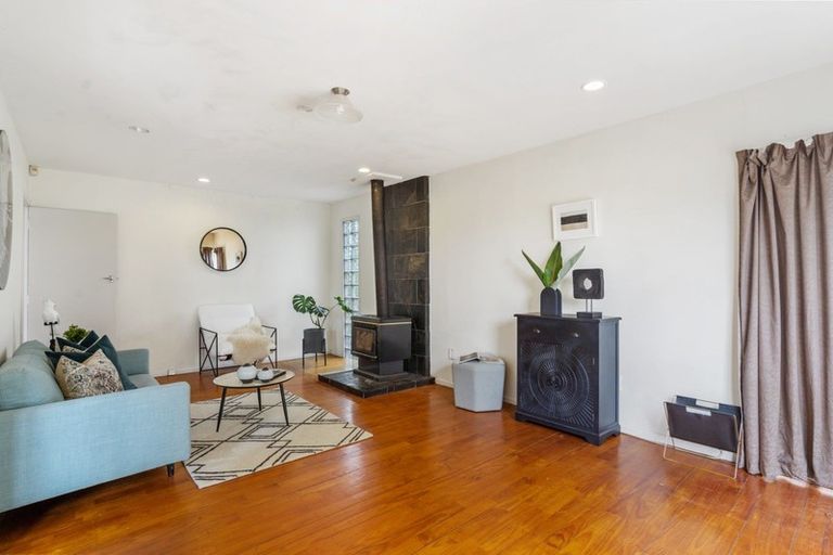 Photo of property in 5 Lendic Avenue, Henderson, Auckland, 0612