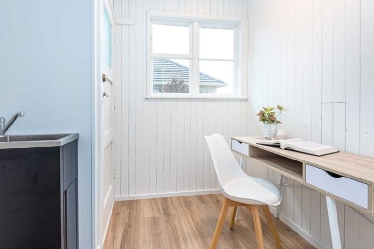 Photo of property in 17 Ballantyne Avenue, Upper Riccarton, Christchurch, 8041