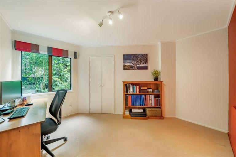 Photo of property in 55 Chatsworth Road, Silverstream, Upper Hutt, 5019