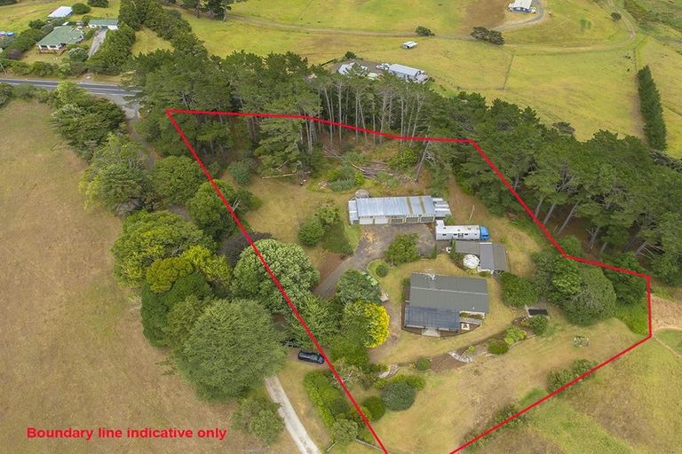 Photo of property in 1708 South Head Road, South Head, Helensville, 0874