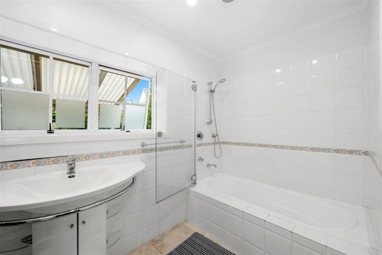 Photo of property in 18 Rostrevor Place, Tihiotonga, Rotorua, 3015