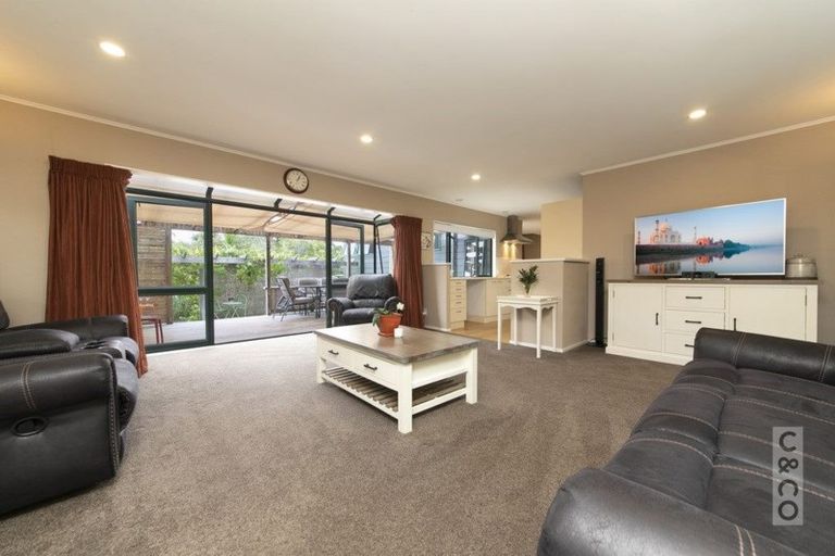 Photo of property in 5 Muriwai Road, Waimauku, 0812