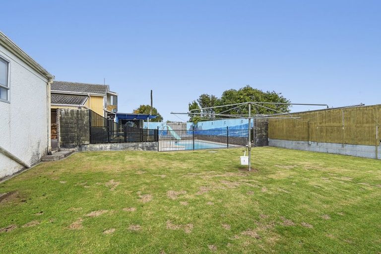 Photo of property in 7 Cracroft Street, Waitara, 4320