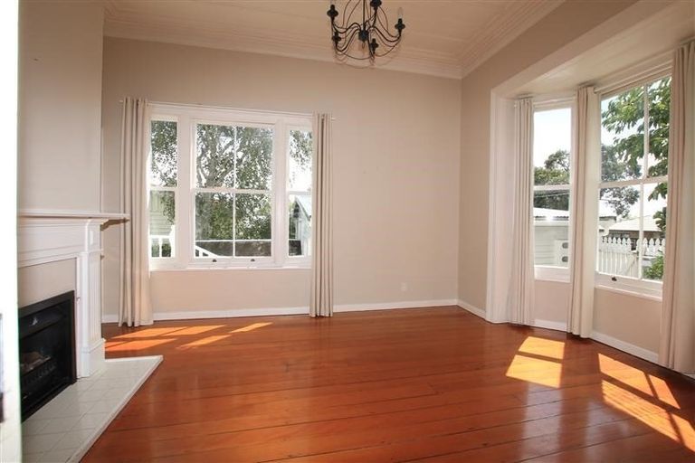 Photo of property in 2a Roseberry Avenue, Birkenhead, Auckland, 0626