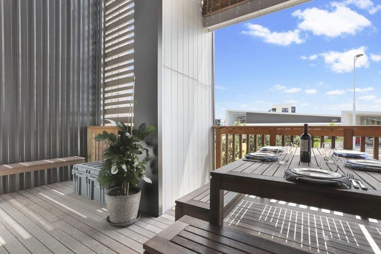 Photo of property in 27 De Havilland Road, Hobsonville, Auckland, 0618