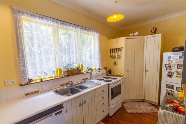 Photo of property in 124 Shakespeare Road, Bluff Hill, Napier, 4110