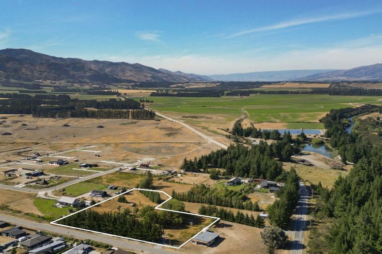 Photo of property in 8 Cemetery Road, Lake Hawea, Wanaka, 9382