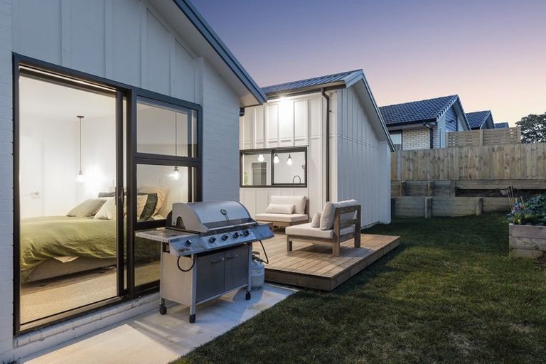 Photo of property in 18 Okataina Street, Pyes Pa, Tauranga, 3112