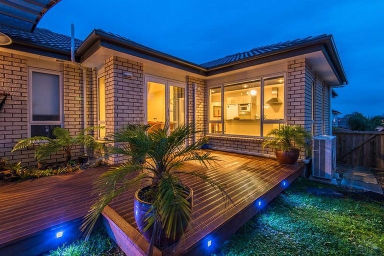 Photo of property in 50 Packspur Drive, Flat Bush, Auckland, 2016