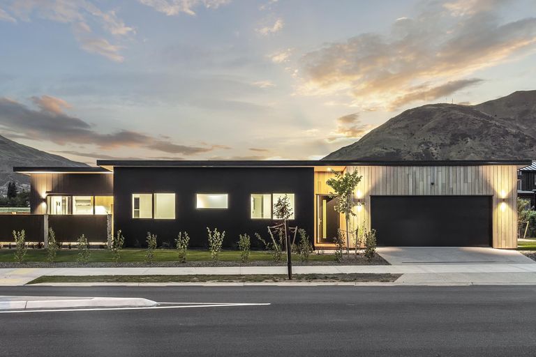 Photo of property in 26 Deans Drive, Wanaka, 9382