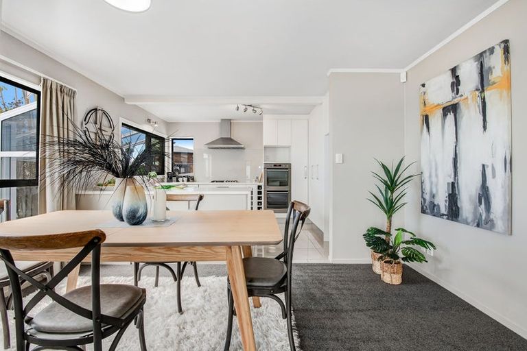 Photo of property in 1/6 Duncansby Road, Stanmore Bay, Whangaparaoa, 0932