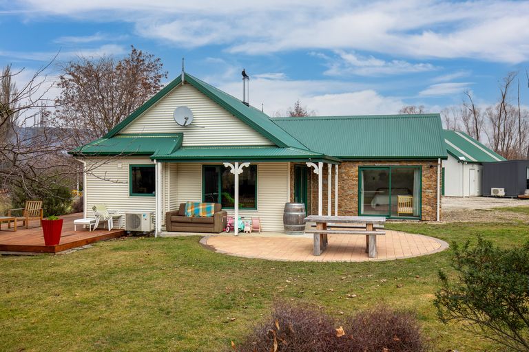 Photo of property in 8 Letts Gully Road, Letts Gully, Alexandra, 9393