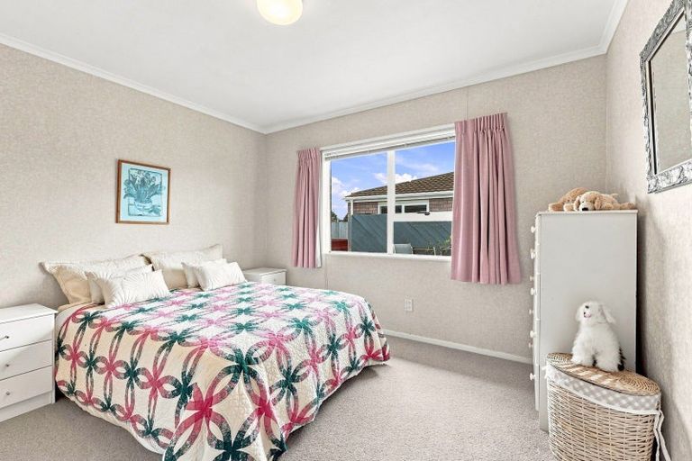 Photo of property in 6 Waharua Place, Tawhero, Whanganui, 4501