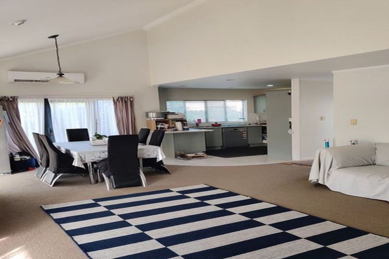Photo of property in 4 Lendenfeld Drive, Papatoetoe, Auckland, 2025