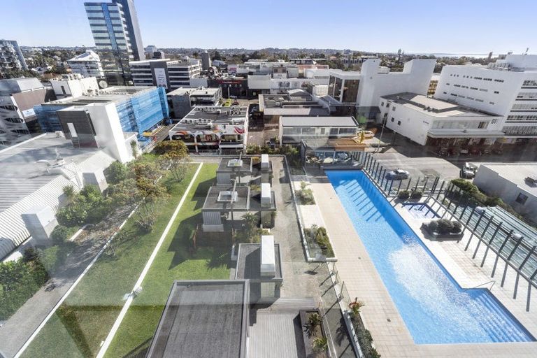 Photo of property in Sentinel Apartments, 806/3 Northcroft Street, Takapuna, Auckland, 0622