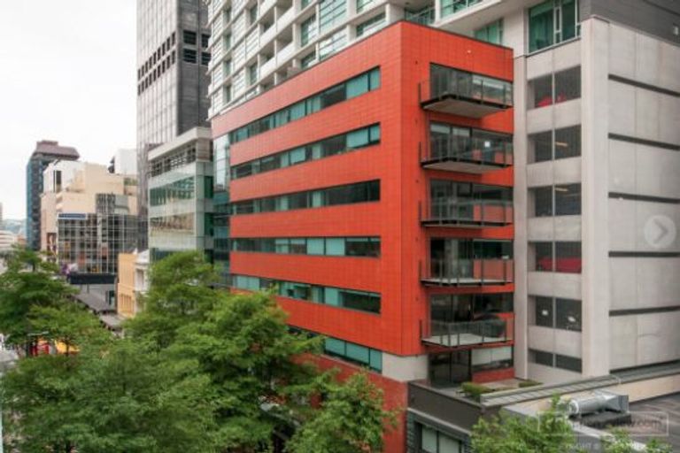 Photo of property in Gerondis Bldg Apartments, 401/60 Willis Street, Wellington Central, Wellington, 6011