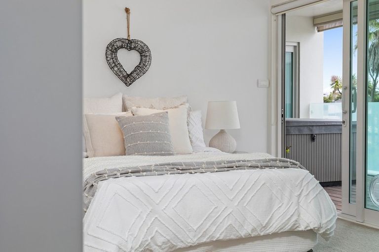 Photo of property in 1/154 Marine Parade, Mount Maunganui, 3116