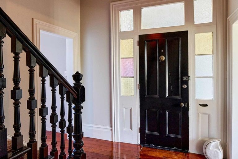 Photo of property in 99 Brougham Street, Mount Victoria, Wellington, 6011