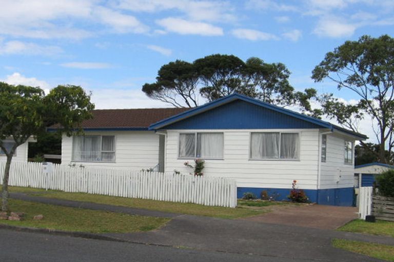 Photo of property in 27 West Harbour Drive, West Harbour, Auckland, 0618