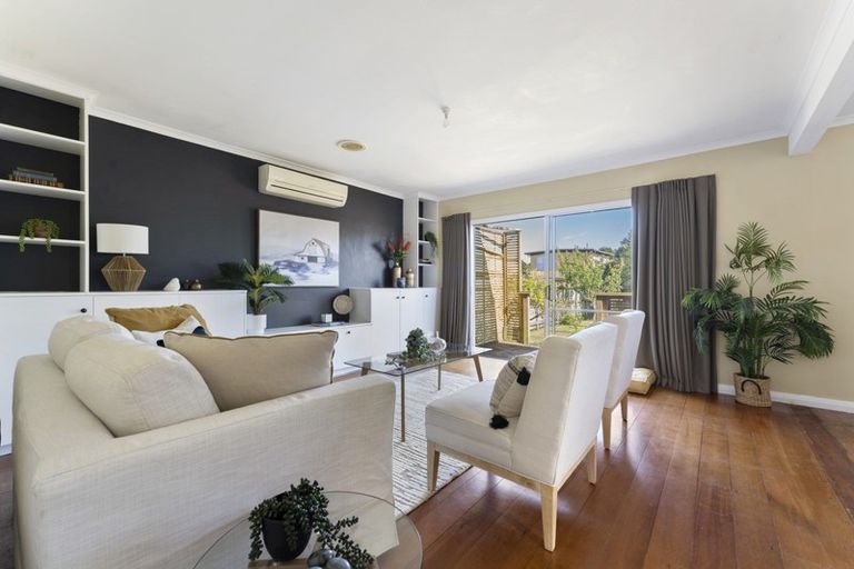 Photo of property in 52 Wallace Place, Westown, New Plymouth, 4310