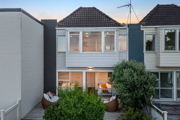 Photo of property in 2/21 Richmond Avenue, Northcote Point, Auckland, 0627