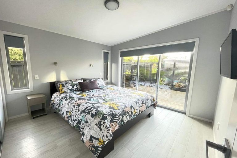 Photo of property in 15 Old Lake Road, Narrow Neck, Auckland, 0624