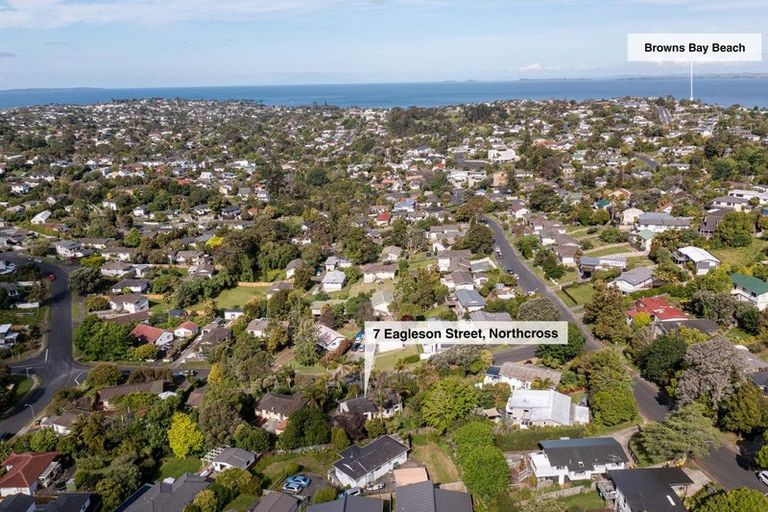 Photo of property in 7 Eagleson Street, Northcross, Auckland, 0632