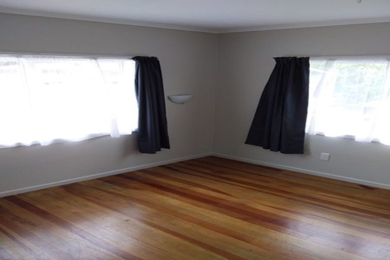 Photo of property in 2 Laureston Avenue, Papatoetoe, Auckland, 2025