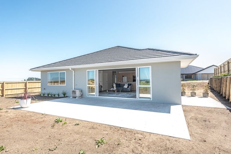 Photo of property in 51 Tirimoana Place, Otamatea, Whanganui, 4501