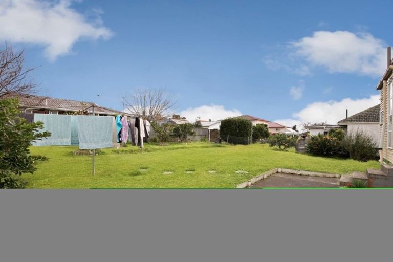 Photo of property in 17 Plunket Avenue, Papatoetoe, Auckland, 2104