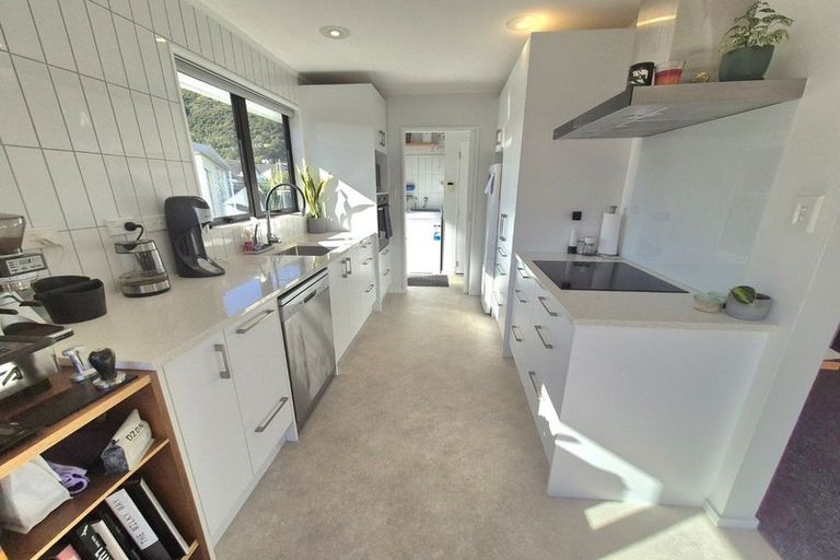 Photo of property in 2 Freyberg Street, Waterloo, Lower Hutt, 5011