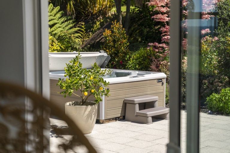 Photo of property in 48 Stewart Glen, Acacia Bay, Taupo, 3385