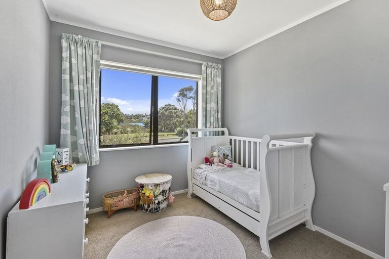 Photo of property in 34 Bluewater Place, Wattle Downs, Auckland, 2103