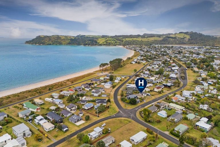 Photo of property in 3 Captain Cook Road, Cooks Beach, Whitianga, 3591