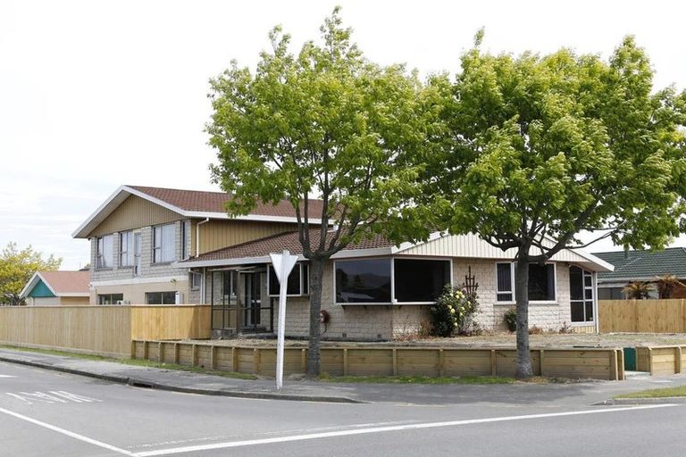 Photo of property in 133 Yaldhurst Road, Sockburn, Christchurch, 8042