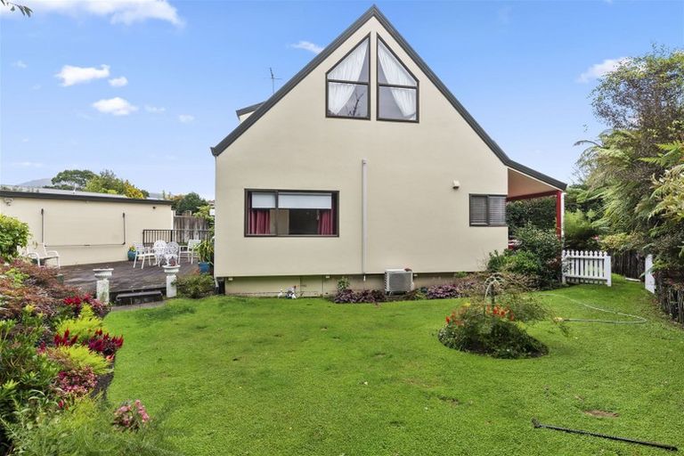 Photo of property in 74c Grand Vue Road, Kawaha Point, Rotorua, 3010