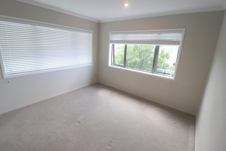 Photo of property in 9 Touhou Road, Hobsonville, Auckland, 0616