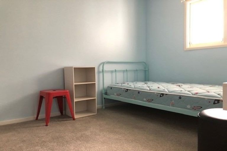 Photo of property in 2/21 Cresta Avenue, Beach Haven, Auckland, 0626