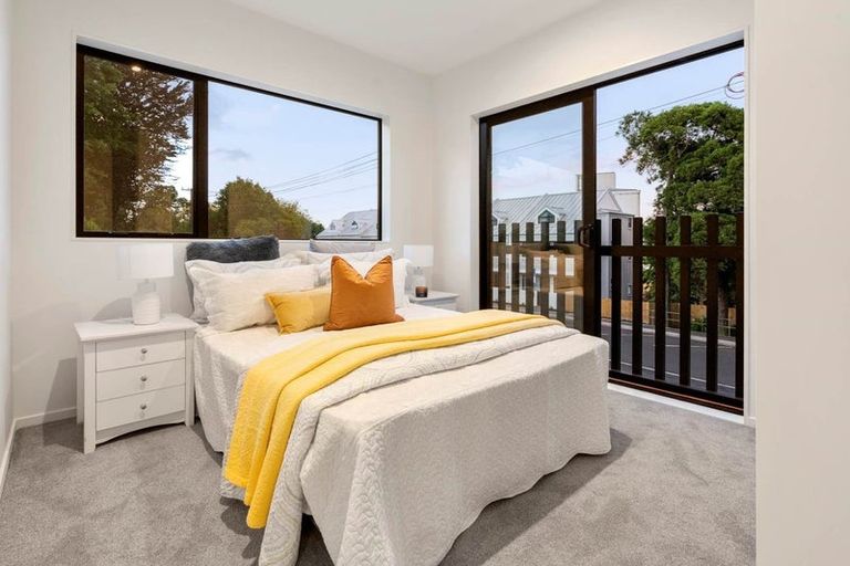 Photo of property in 27 Claude Road, Hillpark, Auckland, 2102