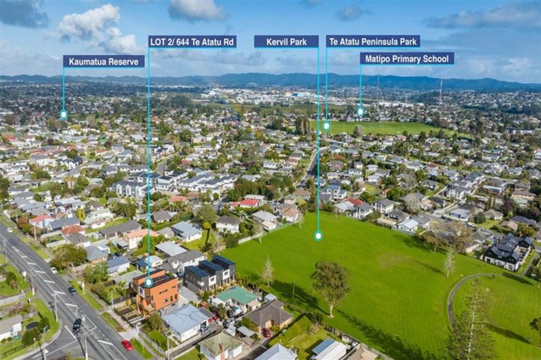 Photo of property in 2/644 Te Atatu Road, Te Atatu Peninsula, Auckland, 0610