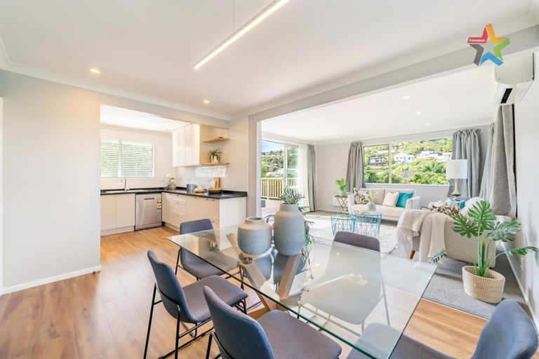 Photo of property in 26 Cedar Street, Maungaraki, Lower Hutt, 5010