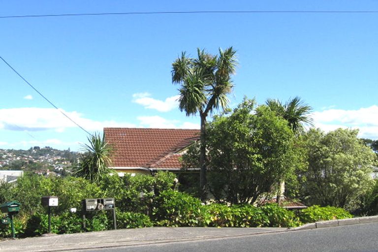 Photo of property in 2 Carlisle Road, Browns Bay, Auckland, 0630