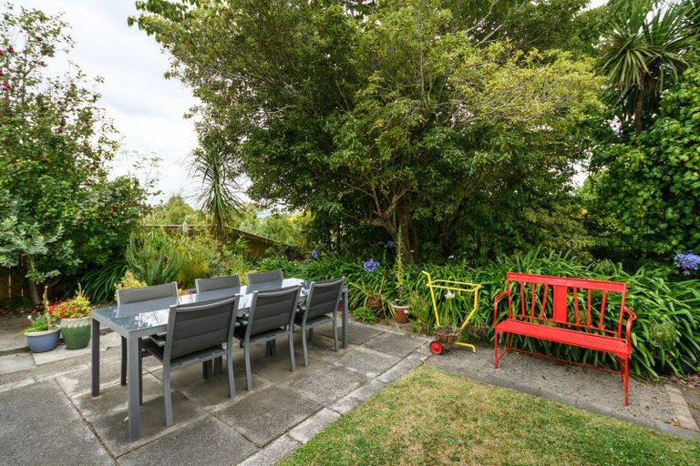 Photo of property in 35 Stewart Crescent, Hokowhitu, Palmerston North, 4410