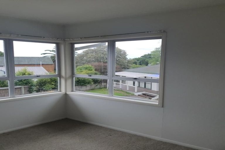 Photo of property in 21 Merchant Avenue, Te Atatu South, Auckland, 0610