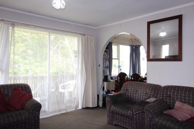 Photo of property in 17 Temuri Place, Glendene, Auckland, 0602