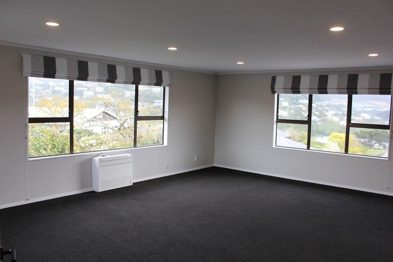 Photo of property in 33 Trelissick Crescent, Ngaio, Wellington, 6035