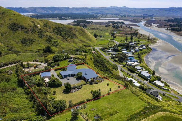 Photo of property in 225 Mahia East Coast Road, Mahia, 4198